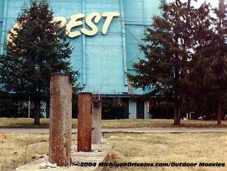 Crest Drive-In Theatre - Crest Marquee Supports 1990 Courtesy Darryl Burgess-Outdoor Moovies